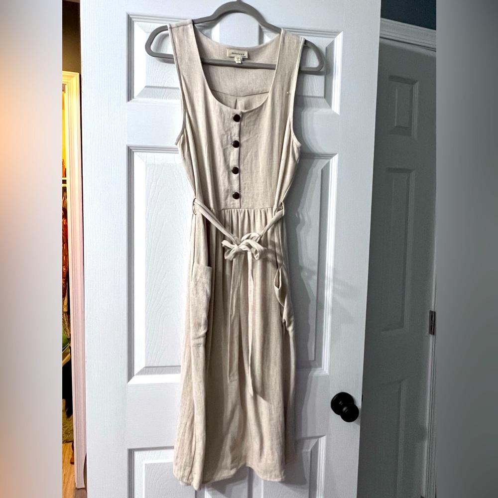 Tan mid length dress with pockets